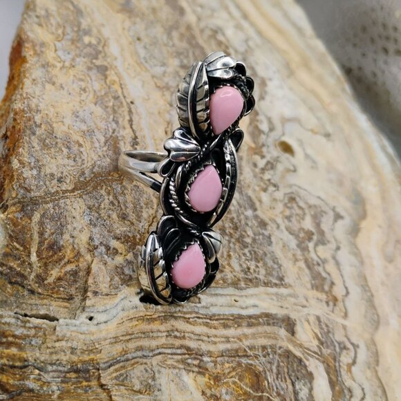 Huge Southwest Pink Conch Shell Sterling Silver Long Blossom Ring Size 8 - Picture 3 of 8